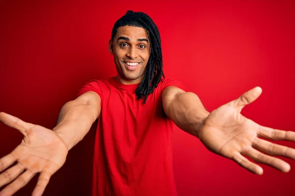 Young Handsome African American Afro Man Dreadlocks Wearing Red Casual — Stock Photo, Image