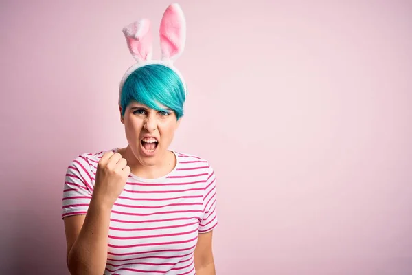 Mujer Joven Con Pelo Azul Moda Con Orejas Conejo Pascua — Foto de Stock