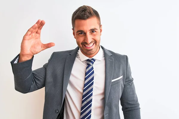 Junger Gutaussehender Geschäftsmann Anzug Und Krawatte Vor Isoliertem Hintergrund Lächelnd — Stockfoto