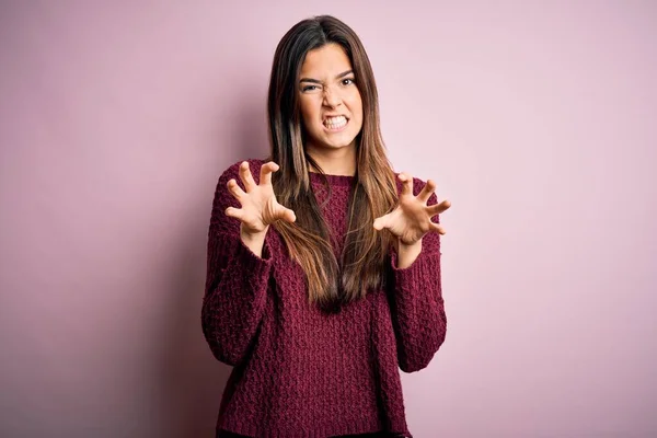 Joven Hermosa Chica Usando Suéter Casual Sobre Fondo Rosa Aislado —  Fotos de Stock