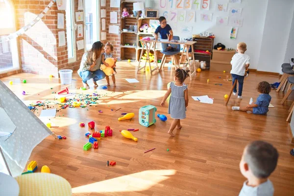 Beautiful Teacher Group Toddlers Playing Lots Toys Kindergarten — Stock Photo, Image