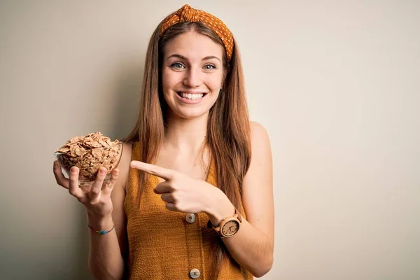 Young Beautiful Redhead Woman Holding Bowl Healthy Cornflakes Cereals Very — Stock Photo, Image