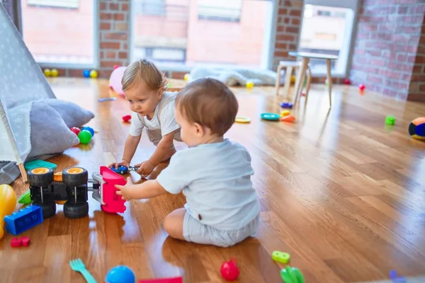Schöne Kleinkinder Spielen Kindergarten Jede Menge Spielzeug — Stockfoto