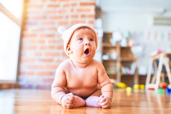 Adorable Baby Lying Sofa Home Newborn Wearing Fanny Hat Relaxing — Stock Photo, Image