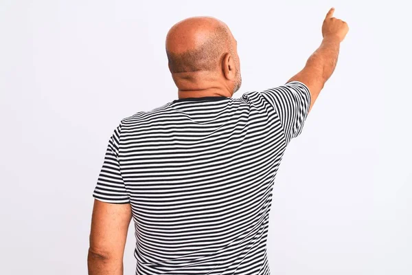 Středního Věku Pohledný Muž Nosí Pruhované Námořní Tričko Přes Izolované — Stock fotografie