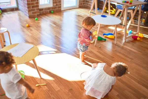 Underbara Småbarn Som Leker Runt Massor Leksaker Dagis — Stockfoto