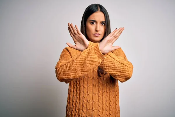 Jonge Mooie Brunette Vrouw Dragen Casual Trui Geïsoleerde Witte Achtergrond — Stockfoto