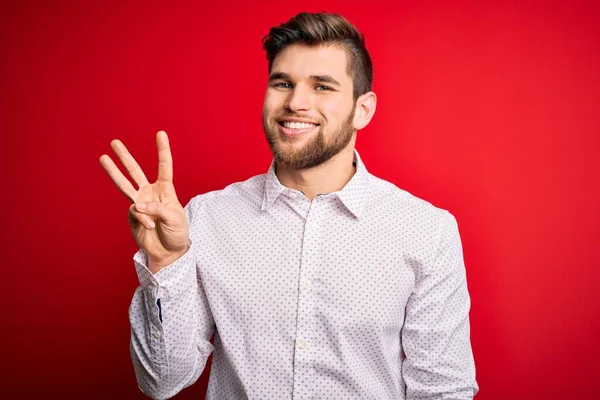 Jonge Blonde Zakenman Met Baard Blauwe Ogen Dragen Elegante Shirt — Stockfoto