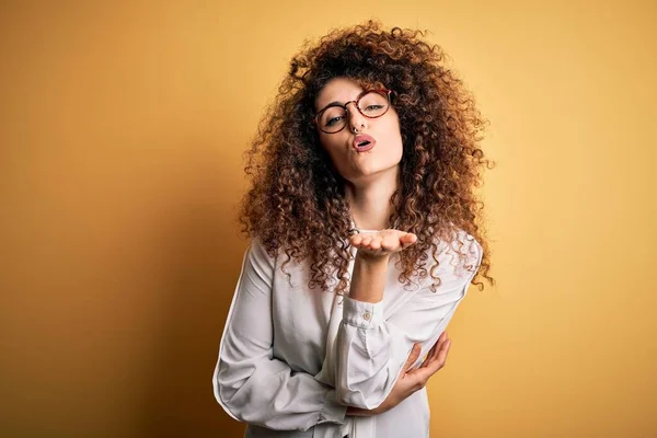 Young Beautiful Brunette Woman Curly Hair Piercing Wearing Shirt Glasses — Stock Photo, Image