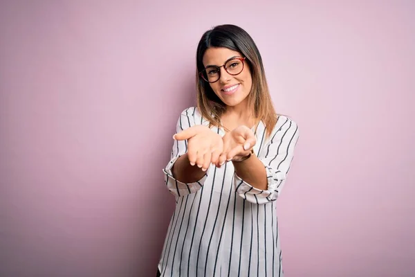 Young Beautiful Woman Wearing Casual Striped Shirt Glasses Pink Background — Stock Photo, Image