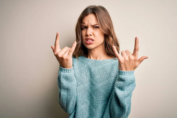 Giovane Ragazza Bionda Indossa Casual Blu Maglione Invernale Sfondo Isolato — Foto Stock