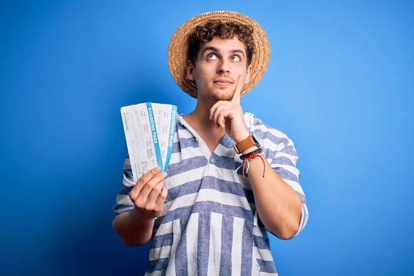 Young Blond Tourist Man Curly Hair Vacation Wearing Summer Hat — Stock Photo, Image