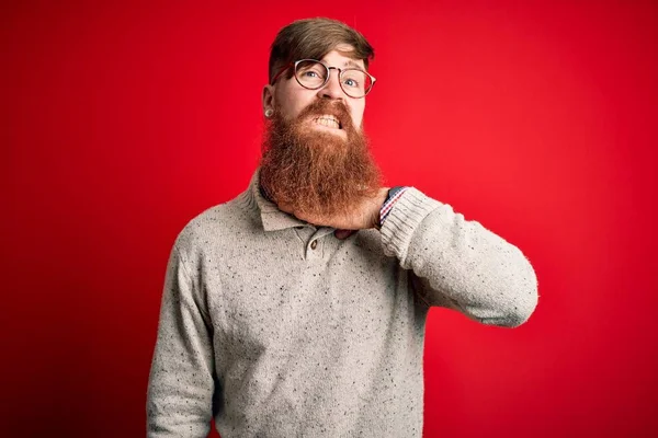 Bonito Irlandês Ruiva Homem Com Barba Vestindo Camisola Casual Óculos — Fotografia de Stock