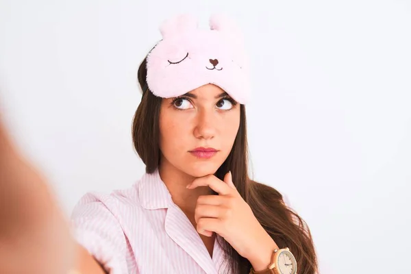Chica Con Pijama Máscara Para Dormir Hacer Selfie Por Cámara —  Fotos de Stock
