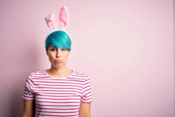 Mujer Joven Con Pelo Azul Moda Con Orejas Conejo Pascua — Foto de Stock