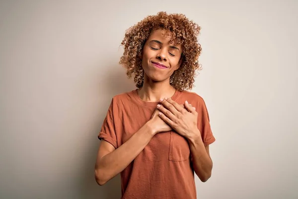 Mulher Americana Africana Bonita Com Cabelo Encaracolado Vestindo Shirt Casual — Fotografia de Stock