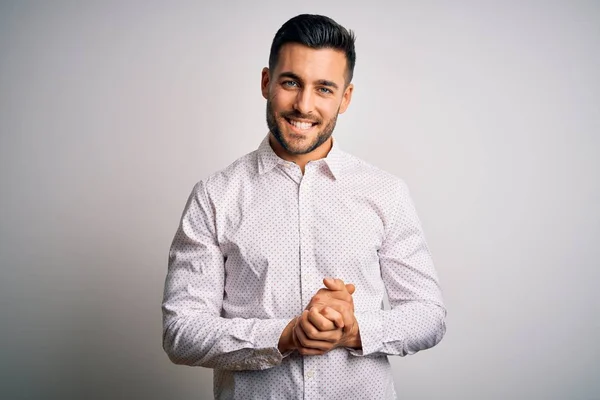 Joven Hombre Guapo Con Camisa Elegante Pie Sobre Fondo Blanco — Foto de Stock