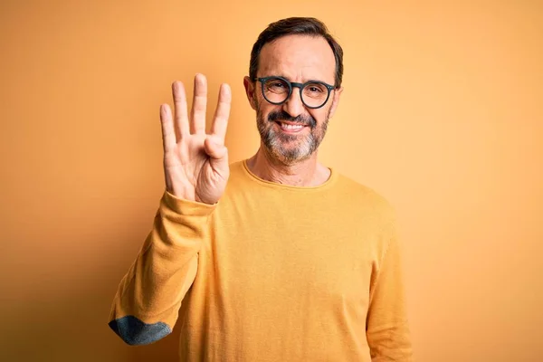 Middle Age Hoary Man Wearing Casual Sweater Glasses Isolated Yellow — ストック写真