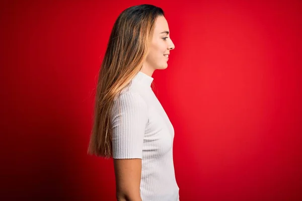 Bella Donna Bionda Con Gli Occhi Azzurri Indossa Casual Shirt — Foto Stock