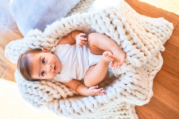 Beau Bébé Heureux Maternelle Autour Jouets Colorés Intérieur Crèche — Photo