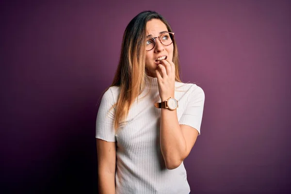 Young Beautiful Blonde Woman Blue Eyes Wearing Casual Shirt Purple — Stock Photo, Image