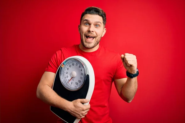 Young Fitness Man Blue Eyes Holding Scale Dieting Healthy Weight — Stock Photo, Image