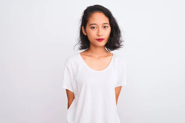 Mujer Joven China Que Usa Una Camiseta Casual Pie Sobre —  Fotos de Stock