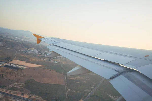 Paesaggio Nuvoloso Aeroplano Finestra Paesaggio Aereo Ala Cielo Nuvoloso — Foto Stock