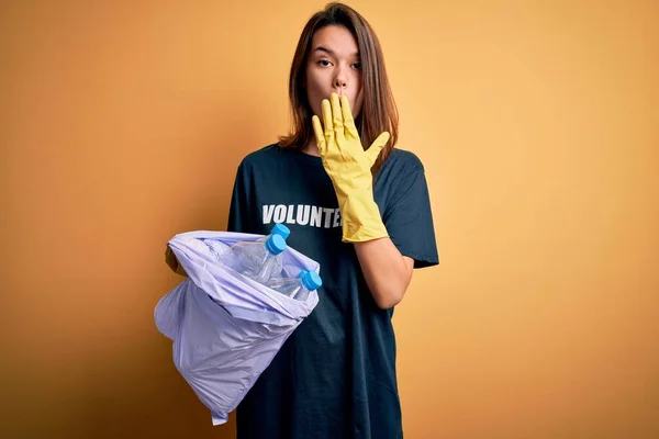 Beautiful Volunteer Girl Caring Environment Doing Volunteering Holding Bag Rubish — Stock Photo, Image