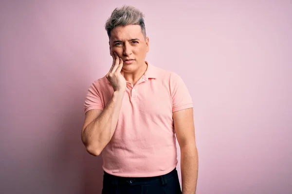 Young Handsome Modern Man Wearing Casual Pink Shirt Isolated Background — Stock Photo, Image