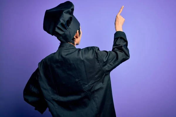 Jovem Mulher Chef Chinês Bonito Vestindo Uniforme Fogão Chapéu Sobre — Fotografia de Stock