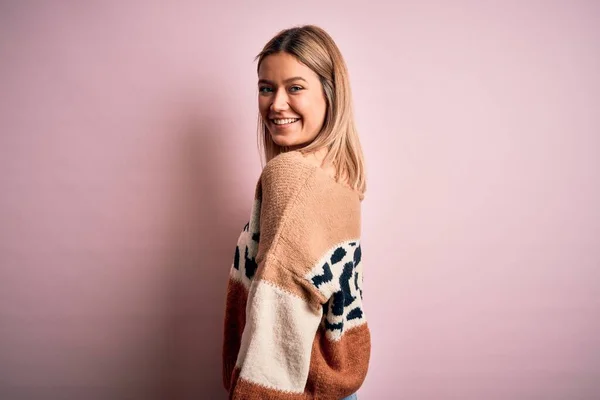 Jonge Mooie Vrouw Dragen Mode Stedelijke Kleding Model Dragen Casual — Stockfoto