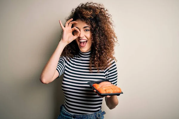Young Beautiful Woman Curly Hair Piercing Holding Tray Fresh Sushi — Stock Photo, Image