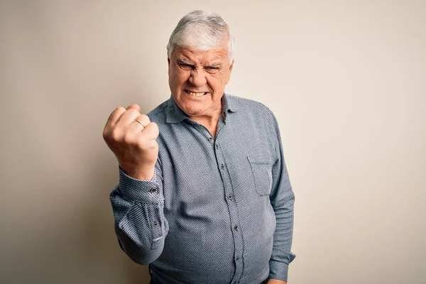 Senior Bonito Hoary Homem Vestindo Camisa Casual Sobre Isolado Fundo — Fotografia de Stock