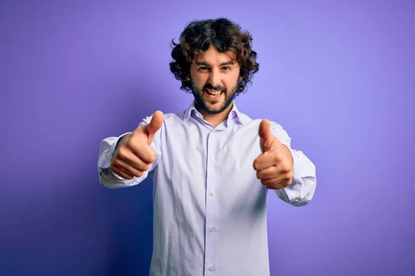 Joven Hombre Negocios Guapo Con Barba Vistiendo Camisa Pie Sobre —  Fotos de Stock