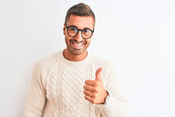 Ung Stilig Man Bär Glasögon Och Vinter Tröja Över Isolerad — Stockfoto