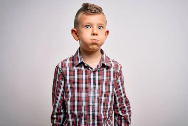 Jeune Enfant Caucasien Aux Yeux Bleus Portant Une Chemise Élégante — Photo