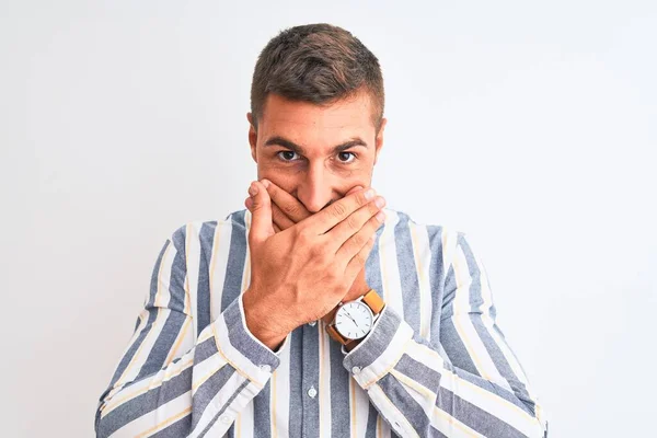 Ung Stilig Affärsman Bär Elegant Skjorta Över Isolerad Bakgrund Chockad — Stockfoto