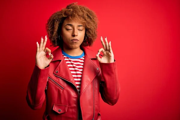 Young Beautiful African American Afro Woman Curly Hair Wearing Casual — Stock Photo, Image