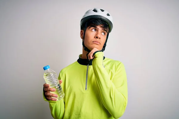 Young Handsome Cyclist Man Wearing Security Bike Helmet Drinking Bottle — Stock Photo, Image