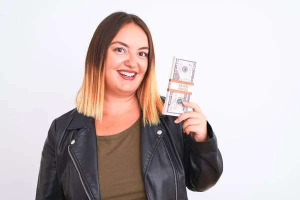 Mladá Krásná Žena Drží Dolary Stojící Nad Izolovaným Bílým Pozadím — Stock fotografie