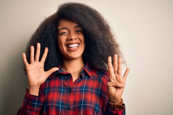 Jong Mooi Afrikaans Amerikaans Vrouw Dragen Casual Shirt Geïsoleerde Achtergrond — Stockfoto