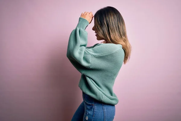 Jonge Mooie Vrouw Dragen Mode Stedelijke Kleding Model Dragen Casual — Stockfoto