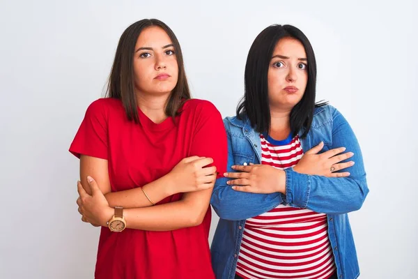 Mujeres Hermosas Jóvenes Que Usan Ropa Casual Pie Sobre Fondo — Foto de Stock