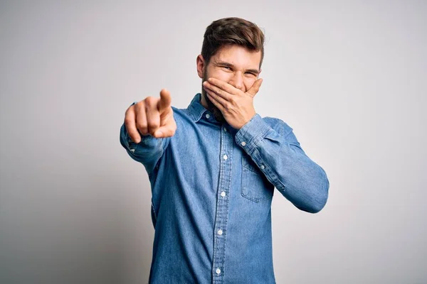 Giovane Bell Uomo Biondo Con Barba Gli Occhi Azzurri Che — Foto Stock