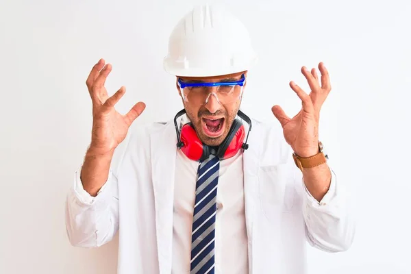 Homem Jovem Químico Vestindo Capacete Segurança Fones Ouvido Sobre Fundo — Fotografia de Stock