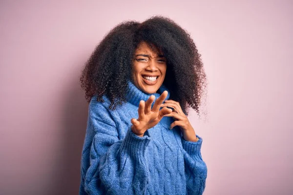 Young Beautiful African American Woman Afro Hair Wearing Winter Sweater — Stock Photo, Image