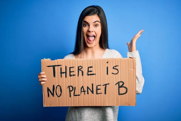 Junge Schöne Brünette Aktivistin Mit Transparent Protestiert Den Planeten Pflegen — Stockfoto