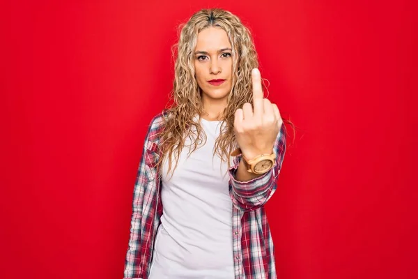 Young Beautiful Blonde Woman Wearing Casual Shirt Standing Isolated Red — Zdjęcie stockowe