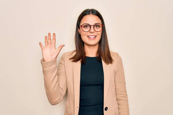 Young Beautiful Brunette Businesswoman Wearing Jacket Glasses White Background Showing — Stock Photo, Image